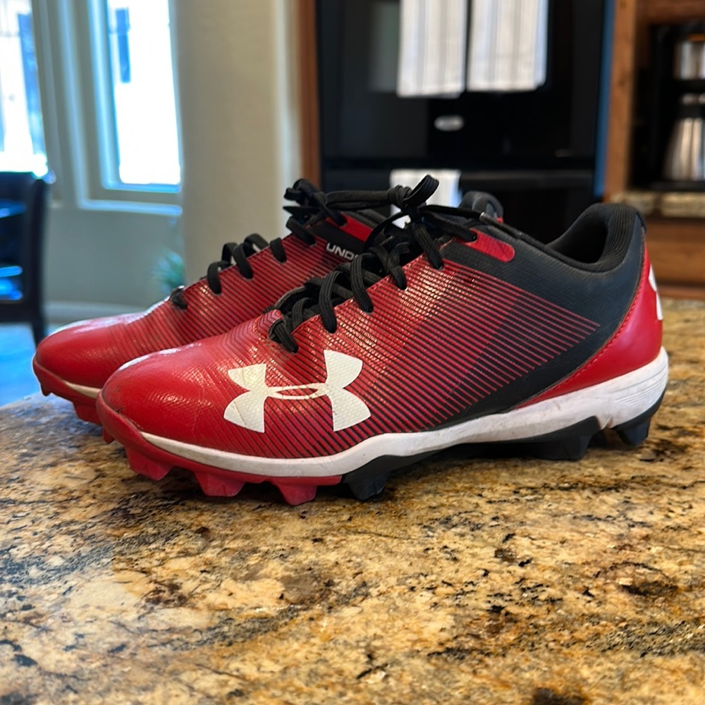 Under Armour Cleats 6Y